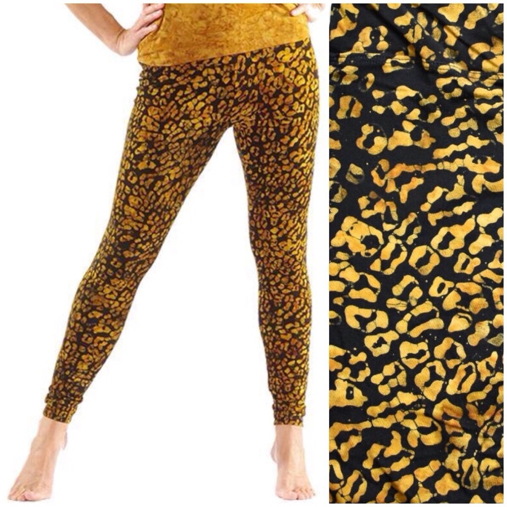 Hands To Hearts Batik Yoga Leggings